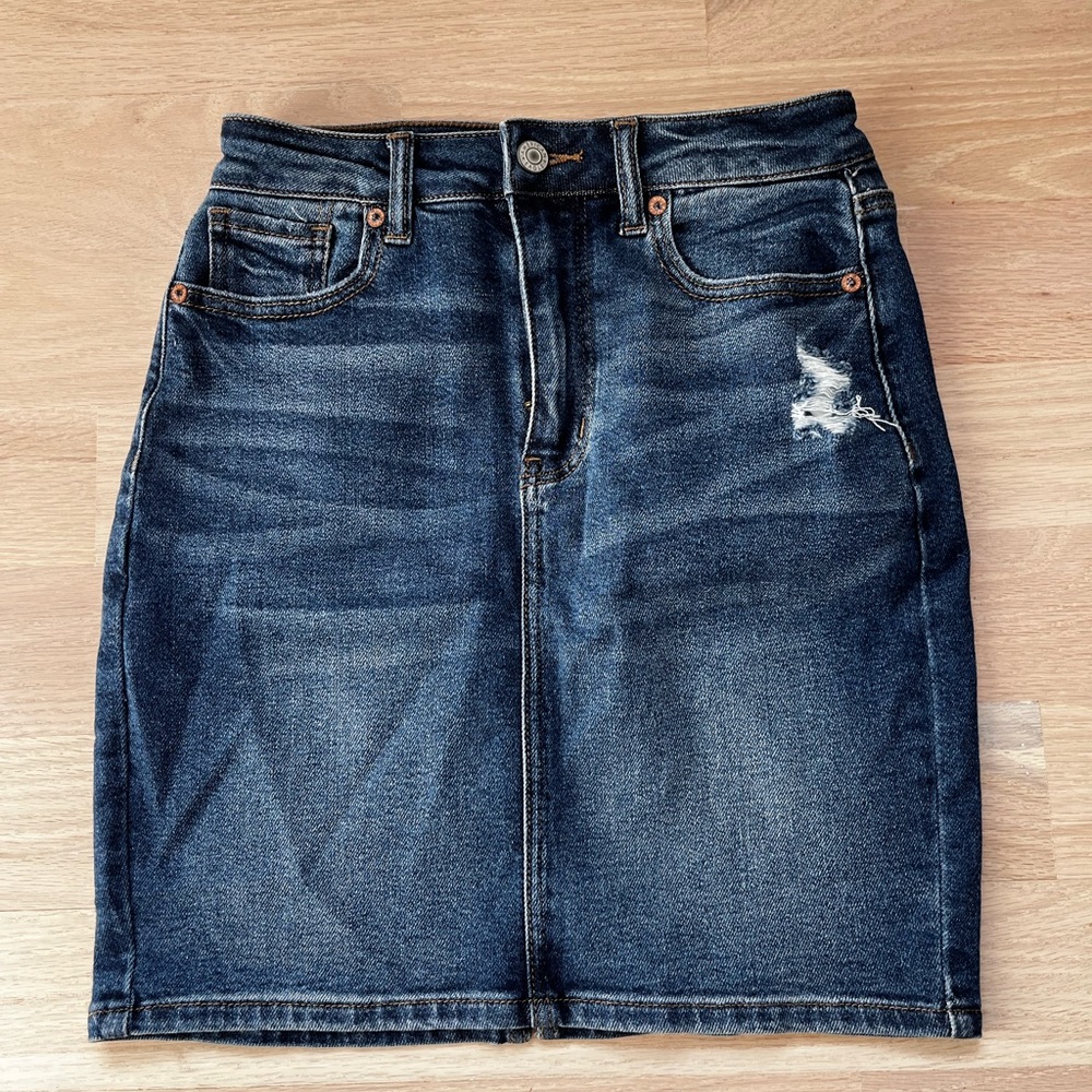 American eagle denim skirt size small